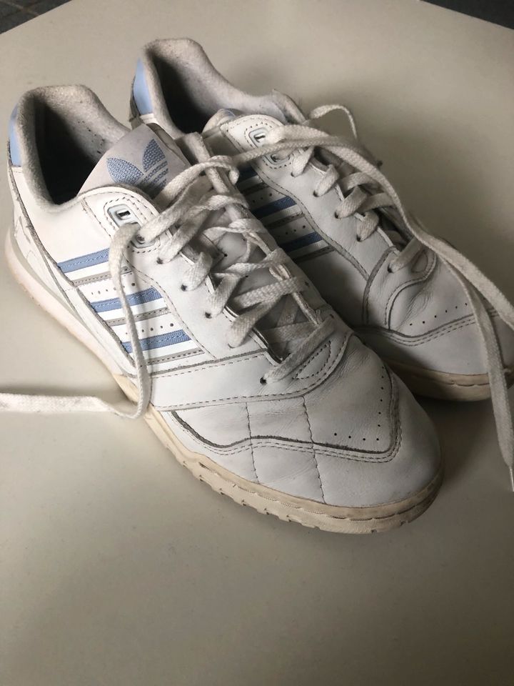 Adidas Originals Sneaker weiß blau/lila g27715 39,5 in Nordrhein-Westfalen  - Gelsenkirchen | eBay Kleinanzeigen ist jetzt Kleinanzeigen