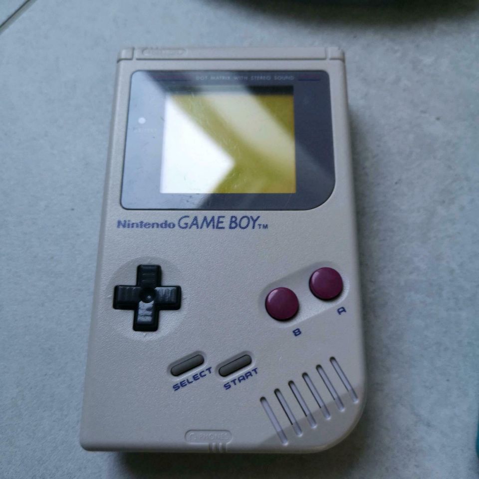 Gameboy Classic + Gameboy Color + Gameboy Advance + 27 Games in Paderborn