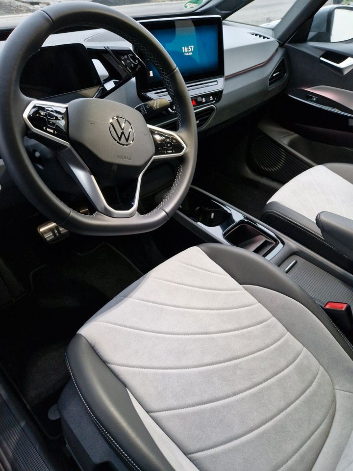Volkswagen ID.3 Pro Performance NAVI LED KAMERA SITZHZ+Wärmepumpe in Fritzlar