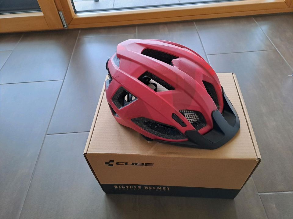 CUBE Fahrradhelm 52-57cm in Berngau