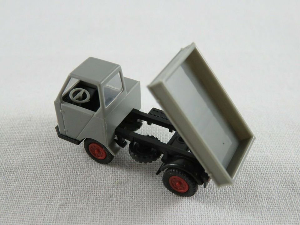 Mehlhose/Busch 210003604 Multicar M22 3-Seitenkipper in grau1:87 in Bad Abbach