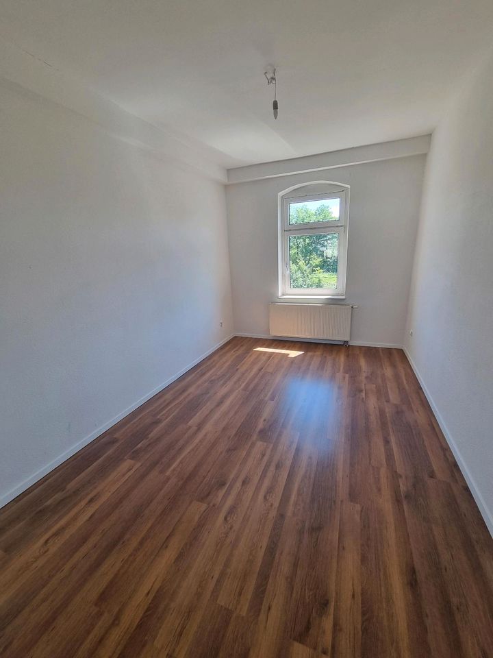 100 m2 Wohnung / 4  Zimmer/  Frisch Renoviert in Dortmund