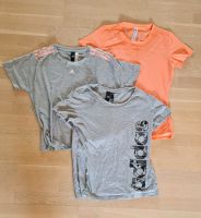 2 graue Adidas Sport T-Shirts Gr. S Schleswig-Holstein - Bad Segeberg Vorschau