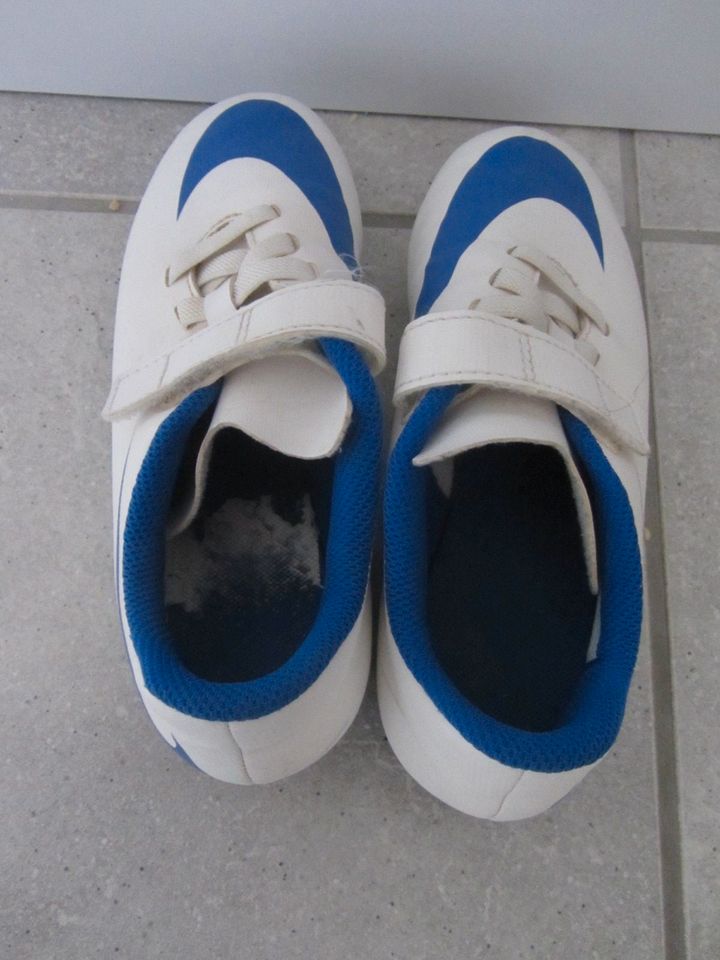 Fußballschuhe mit Stollen Nike / Fussball / Sportschuhe Gr. 31 in Wöllstein