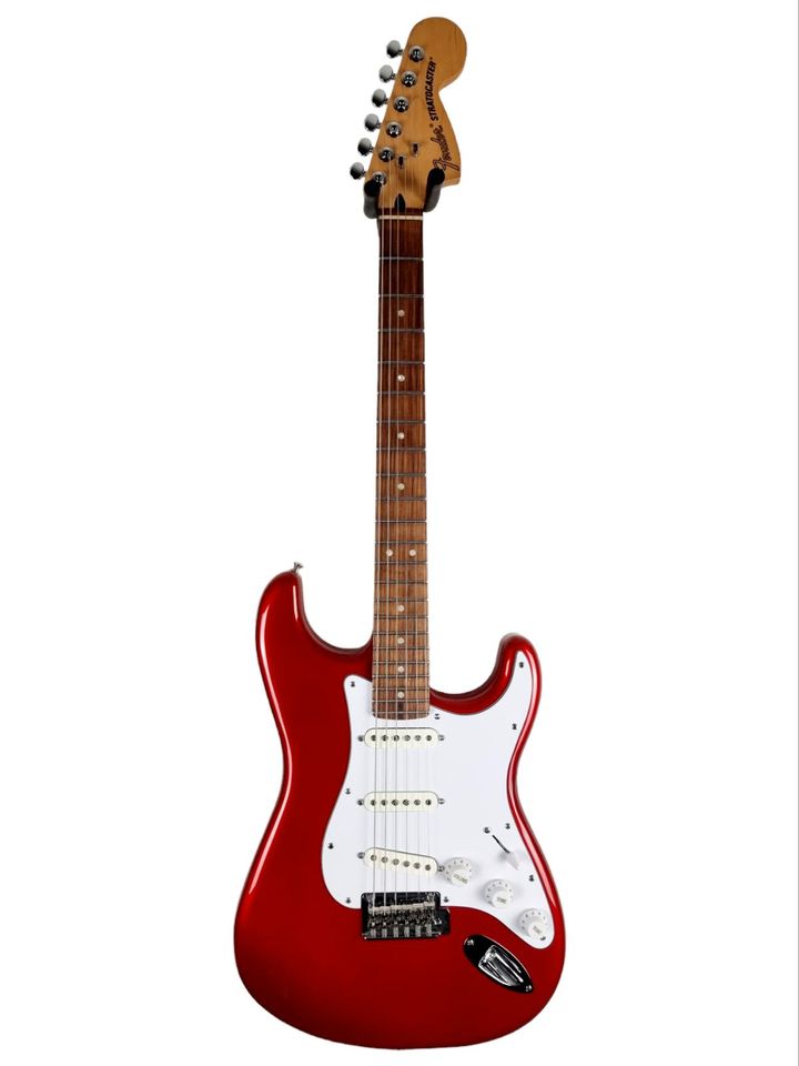 2021 Fender Deluxe Stratocaster Candy Apple Red Made in Mexico in Linsengericht