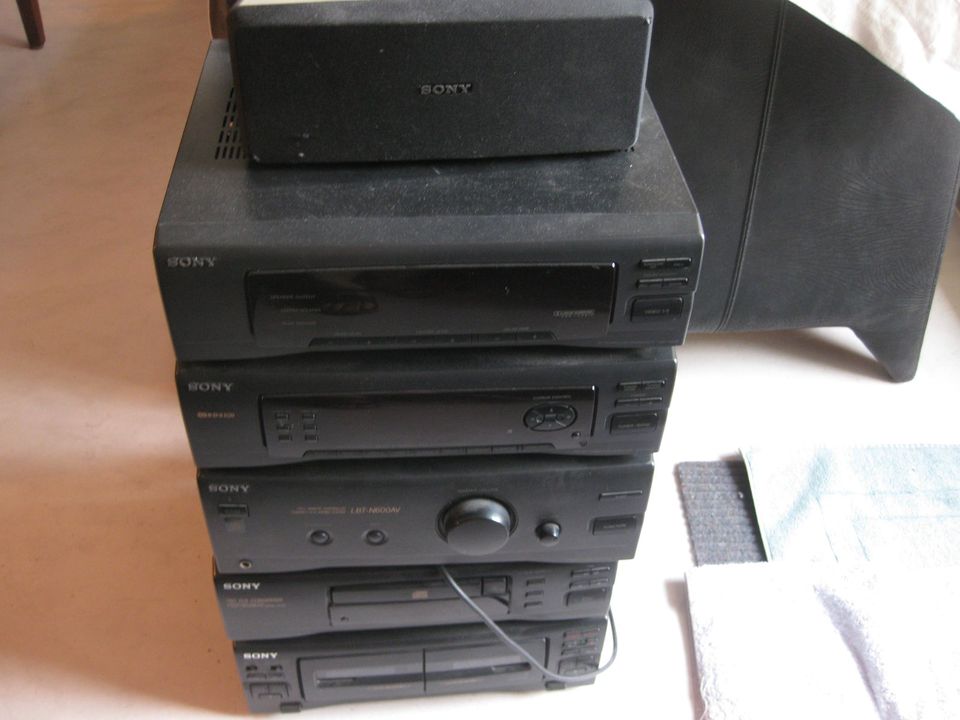 Sony Stereoanlage 1980er Jh. Tuner CD Player Video Recorder / 5 I in Bad Homburg