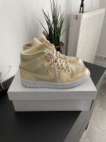 Jordan 1 MID SE goose feather yellow 40.5 US 9 beige 40 Nike Bayern - Aichach Vorschau