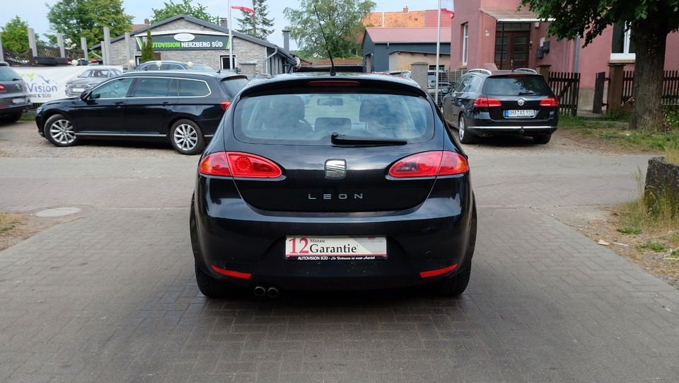 Seat Leon 2.0 TDI Stylance / Style*Tüv 07.2024* in Herzberg am Harz