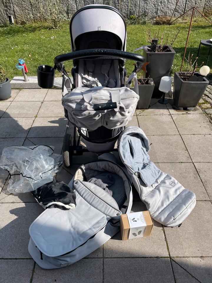 Joolz Geo 3 Kinderwagen hellgrau schwarz mit viel Zubehör in Würselen