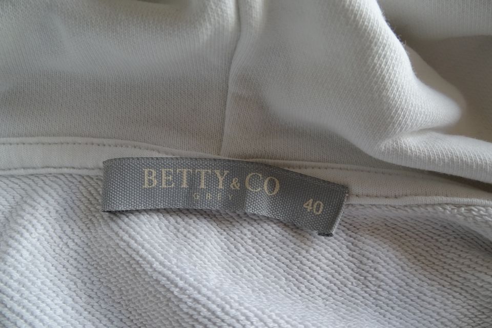 Betty & Co. Sweatshirt Hoodie Pullover Gr. L Kapuze weiß creme in Berlin