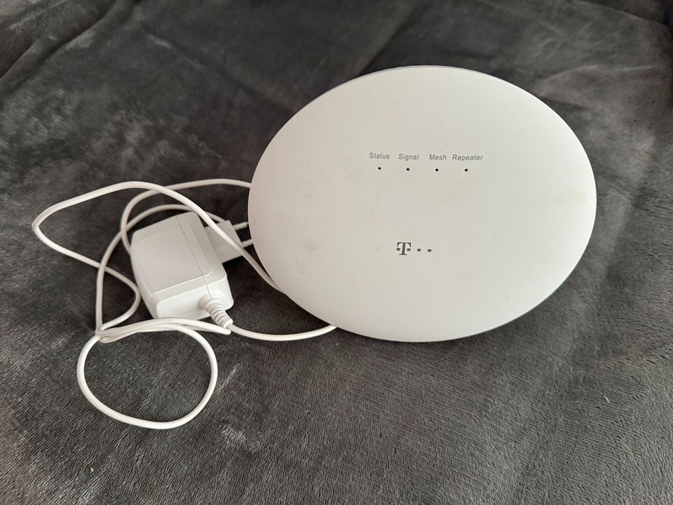 Telekom Speed Home Wifi Repeater / Verstärker Mesh WLAN Dualband in Ilsfeld