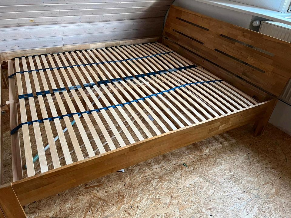 Bett aus Holz in Durmersheim