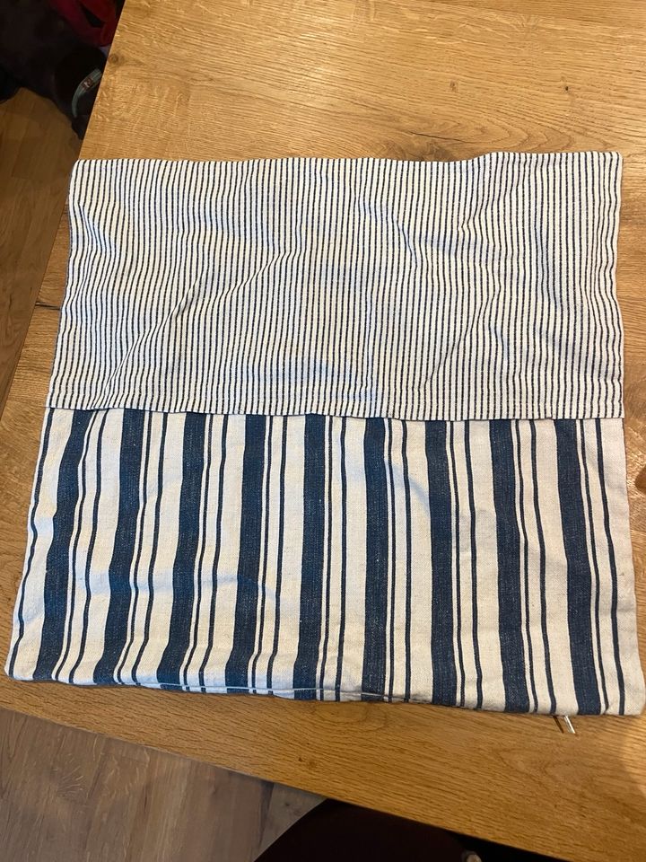 Kissenbezug 50 x 50 cm blau weiß Streifen in Dülmen