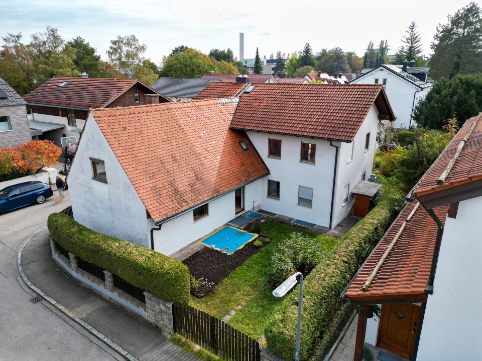 Mehrfamilienhaus (Baujahr 2000) mit zusätzlichem abrissreifen Altbestand (Baujahr ca. 1937) in München