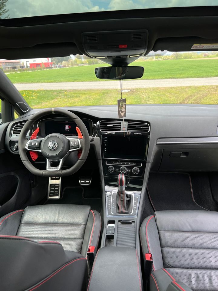 Volkswagen Golf 7 GTI TCR in Buch