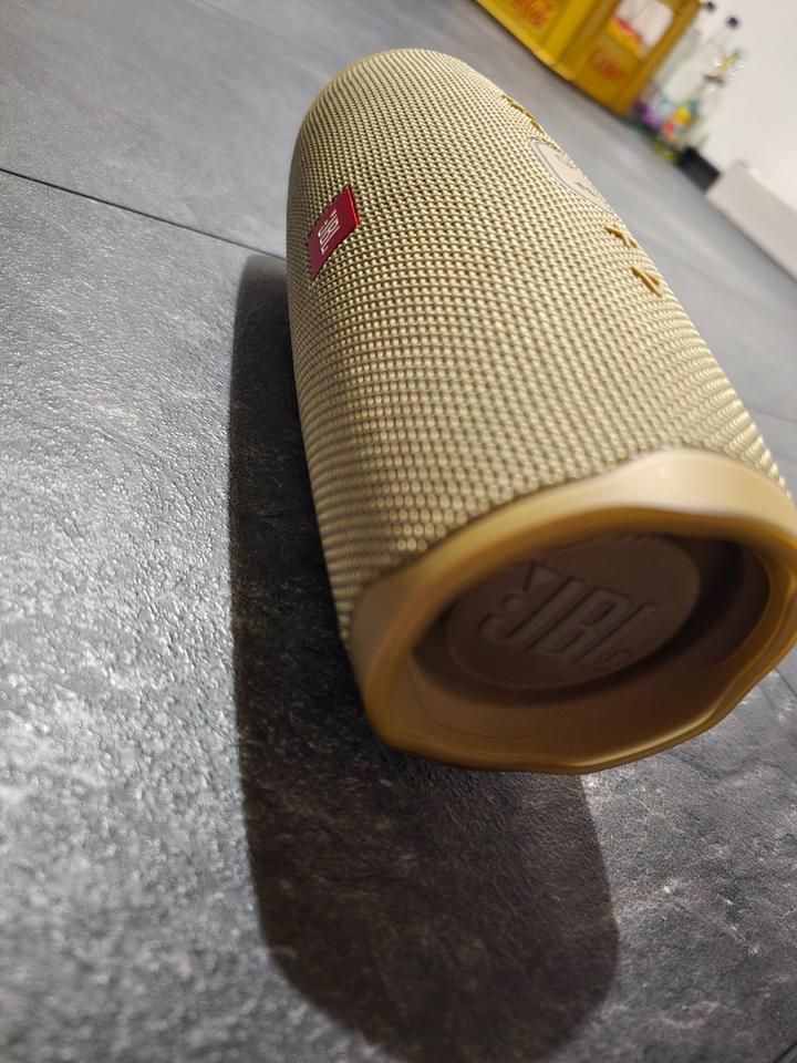 JBL Charge 4 Gold + OVP+ Ladekabel - sehr guter Zustand in Röttenbach (bei Erlangen)