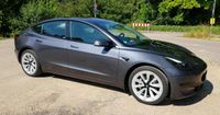 Tesla Model 3, Midnight Silver Metallic, Standart Range Stuttgart - Zuffenhausen Vorschau