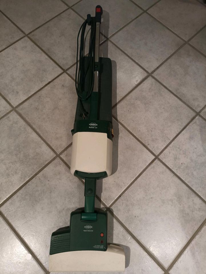 VORWERK KOBOLD 121 und Bürste 340 in Neu-Anspach