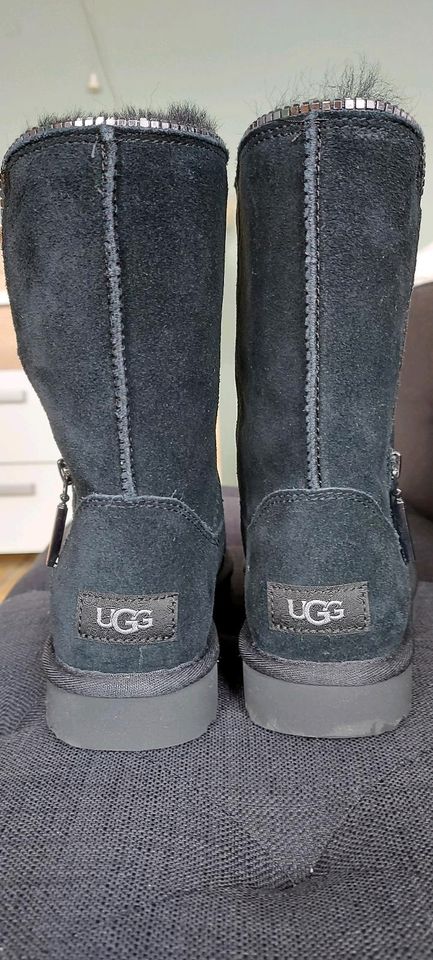 UGG Boots Neu Schwarz in Wieseth