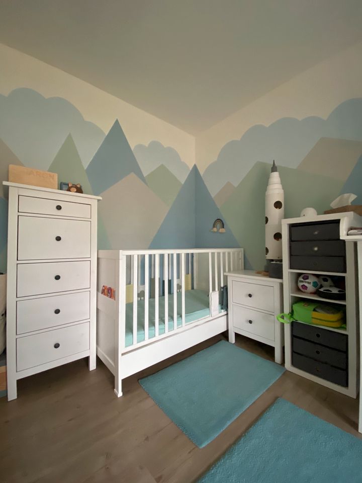 Babyzimmer Ausstattung komplett - Babybett, Wickeltisch und Co. in Rostock
