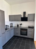 Küche L Form / Grau Neuwertig mit Elektrogeräten Baden-Württemberg - Lahr (Schwarzwald) Vorschau
