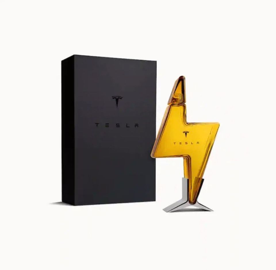 Tesla Dekanter Tesla Flasche + Ständer + Box ohne Alkohol in Wolfratshausen