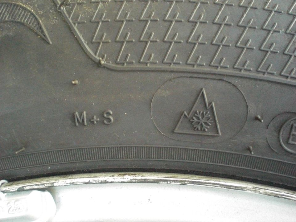 Original Stahlfelgen 16" Vw T5,T6 Multivan Caravelle Allwetterreifen 215/65/16C 109/107 4S.7H8601027D.NEU. in Heusweiler