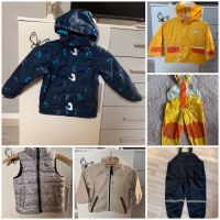 Jacke Übergangsjacke Weste Matschsachen Matschhose Gr. 98/104 Brandenburg - Pritzwalk Vorschau