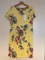 gelbes Kleid mit Blumenprint Sachsen-Anhalt - Stendal Vorschau