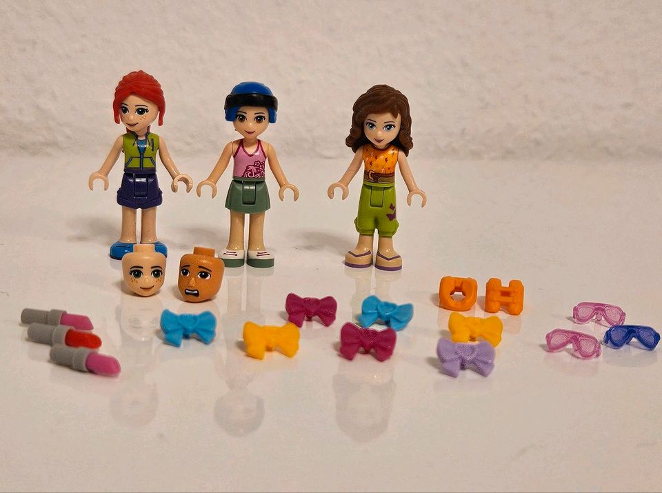 Lego Friends Figuren mit Accessoires in Krefeld