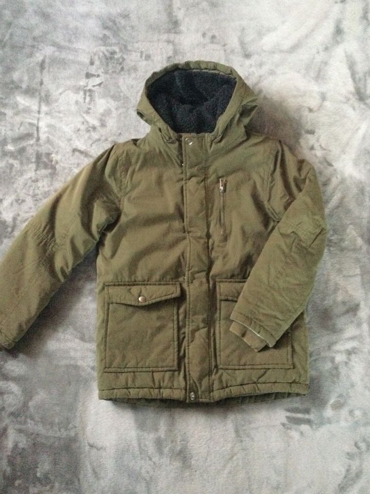 Kinder Winter Jacke lang Gr. 140 Khaki in Landau in der Pfalz