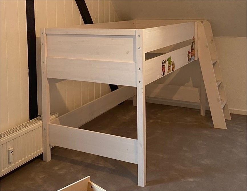 Tausch Kinderzimmer Möbel komplettes Set - Massivholz in Itzstedt