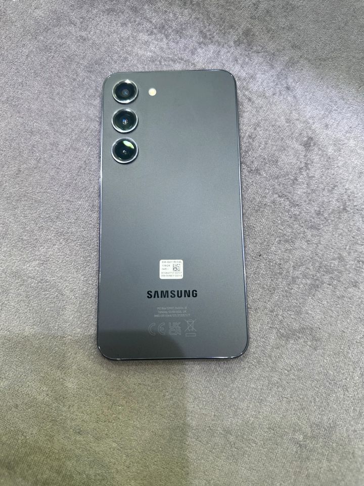 Samsung Galaxy S23 128gb Phantom Black in Solingen