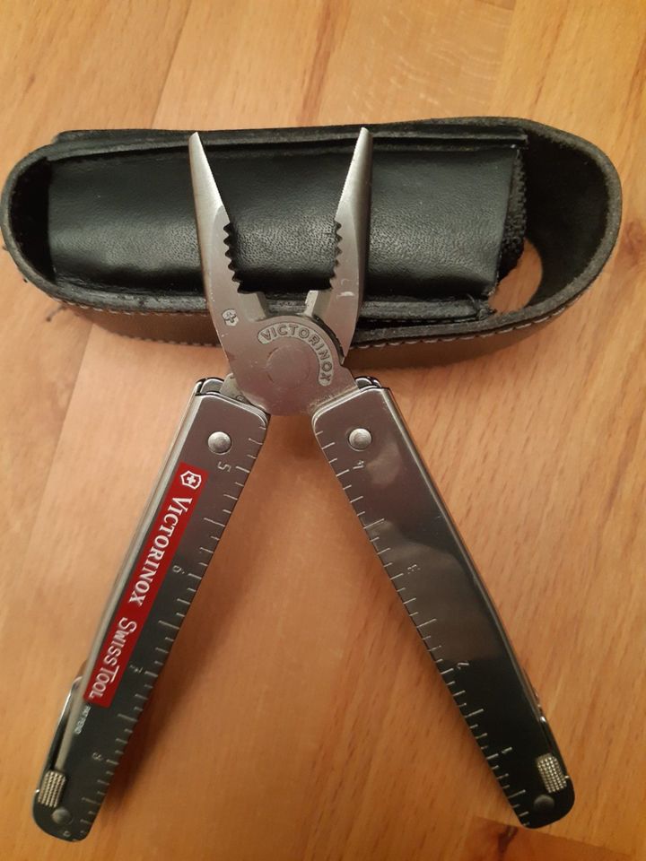 Swiss Tool Taschenwerkzeug Victorinox Pat Pend TOP ! in Krummesse