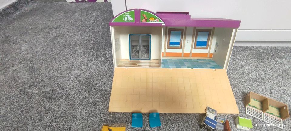 PLAYMOBIL City Life 70146 Mitnehm-Tierklinik mit Figuren in Stavenhagen