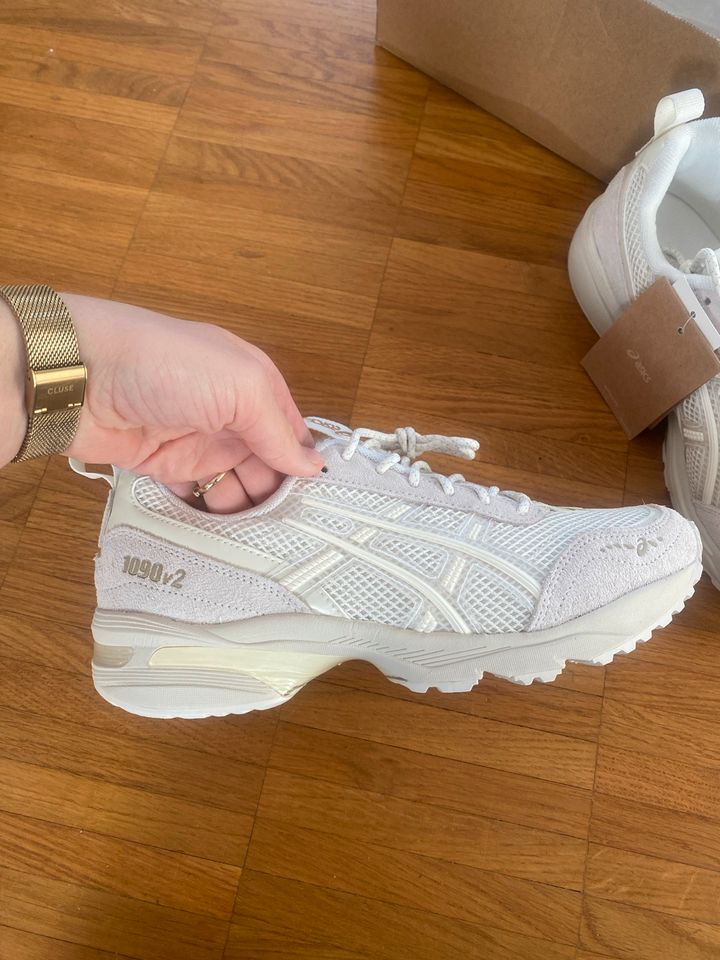 Gel Asics Cream 39,5 neu! in Lüdenscheid