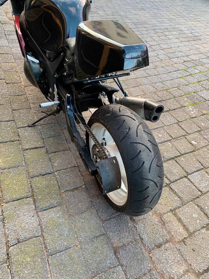 Suzuki Gsxr 750 k1 Umbau Streetfighter in Wiehe