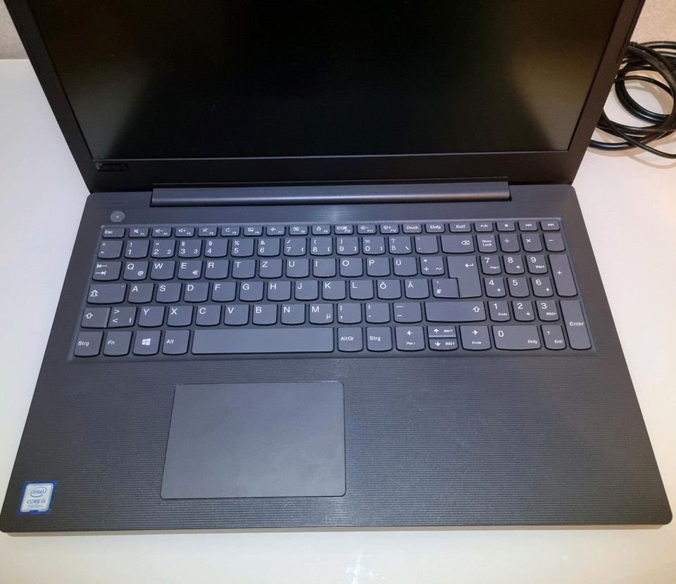 Lenovo V130-15IKB i5-7200U 8gb RAM 250GB SSD in Augsburg