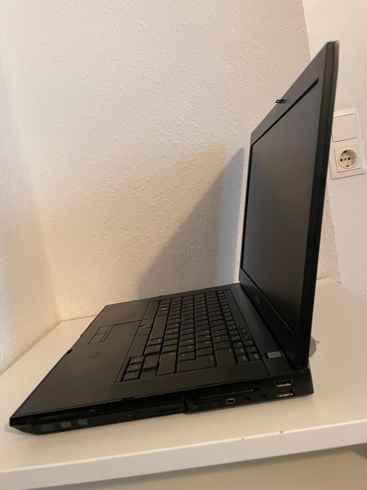 Laptop mit Windows 10 in Voerde (Niederrhein)