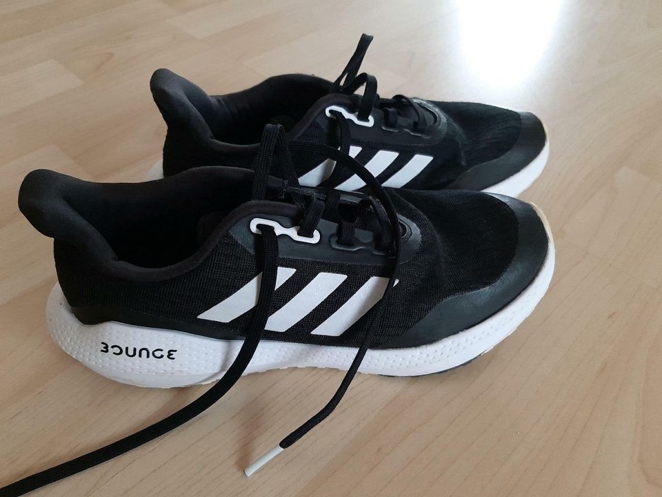 Adidas Bounce Sneaker Sportschuhe Schuhe Jungen Gr (36) 37 1/3 in Illertissen