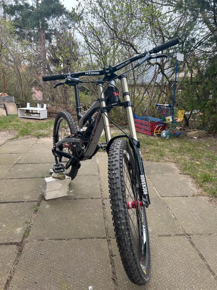 YT Tues Downhillbike /Gr.L in Dresden