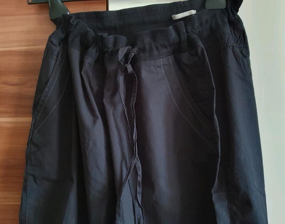 Schwarze Damenhose von Cecil Gr.S/M in Biberach an der Riß