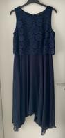 Chiffonkleid mit Spitze dunkelblau Größe 44 Nordrhein-Westfalen - Detmold Vorschau