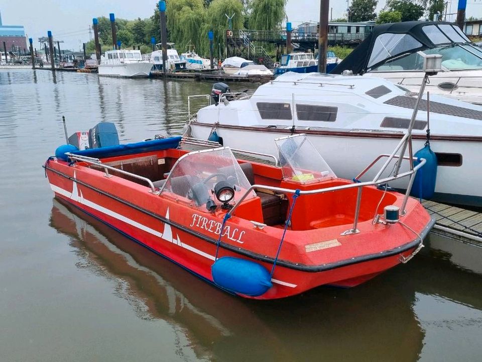 Hühnke TX 510 Feuerwehrboot Motorboot Yamaha 80 PS Trailer 750 kg in Hamburg