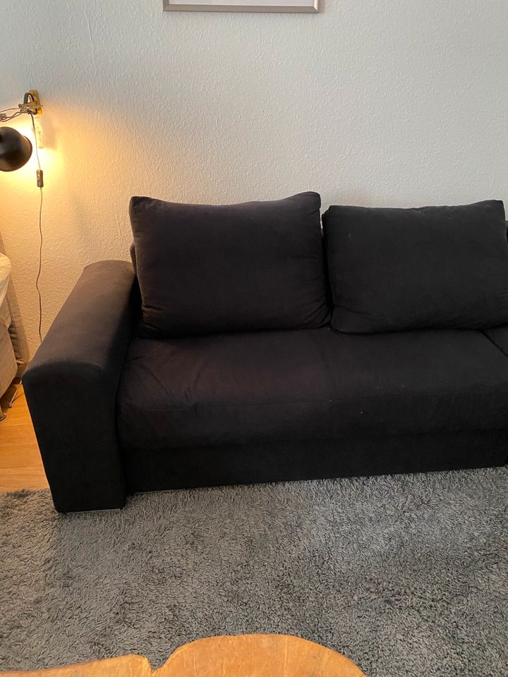 Schwarze Couch / Sofa in Marburg