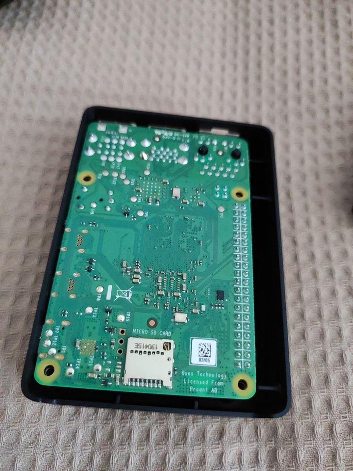 Raspberry Pi 4 Model B 4GB RAM Flirc Kodi Aluminium Case in Berlin