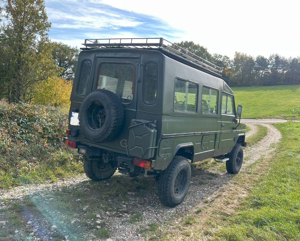Militärfahrzeug Oldtimer Jeep Off-Road 4x4 Safarifahrzeug in Schrobenhausen