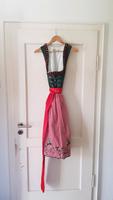 Tramontana, Dirndl, dunkelgrün und rot, karierte Schürze, Gr. 36 Bayern - Landshut Vorschau