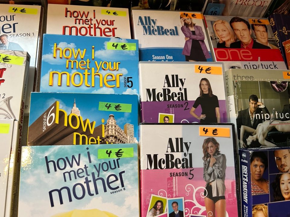 DVD Staffeln Serien Ally McBeal Two and a half Men Grey’s u.a. in Stuhr