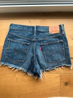 Levi’s Shorts 501 Gr. 27 blau High Waist Leipzig - Leipzig, Zentrum Vorschau